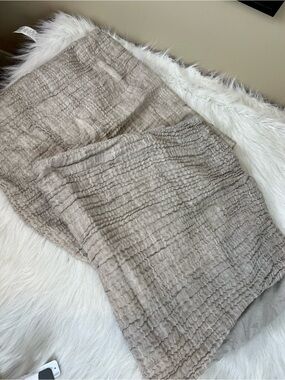 Pottery Barn Cloud Cotton Linen Cafe Au Lait King Shams Textured Grey